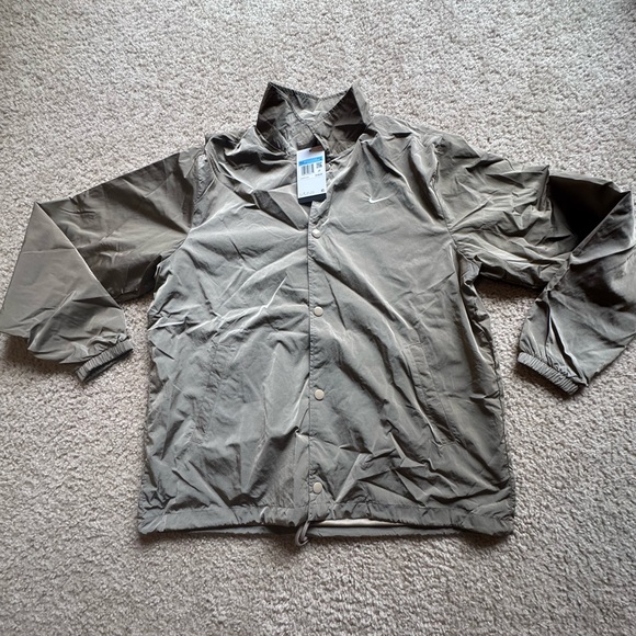 Nike Sportswear Men's Nylon Coach Jacket Ash Brown Buttons DQ5005-247 Sz Medium - Picture 1 of 7